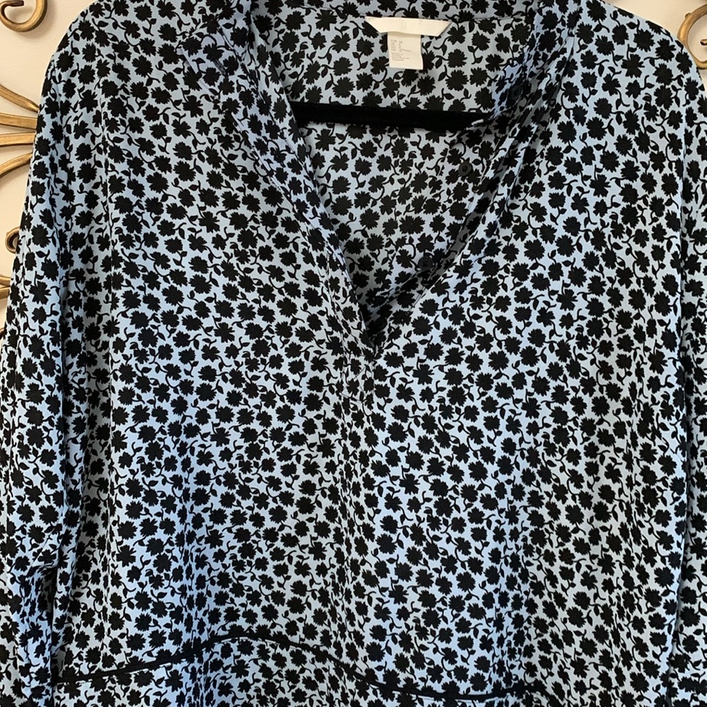H@M blouse - Picture 2 of 5